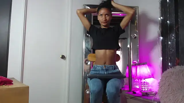 Snapshot of mailyn_gold chatting on 04/18/26, 12:07 mailyn gold online show from 04/18/26, 12:07
