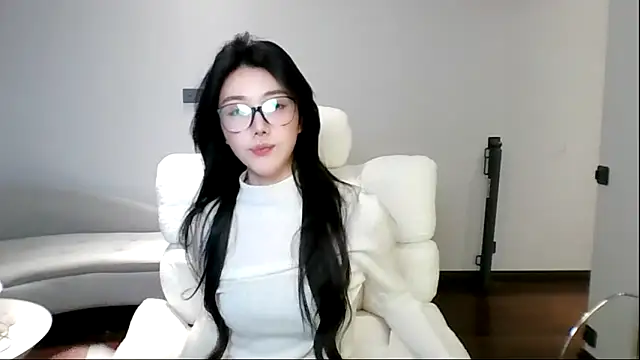 MedeLineayr online show from 03/18/26, 05:58