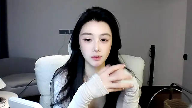 MedeLineayr online show from 04/12/26, 01:58