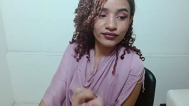 Snapshot of Alice_Grinnerk chatting on 02/16/26, 01:54 Alice Grinnerk online show from 02/16/26, 01:54