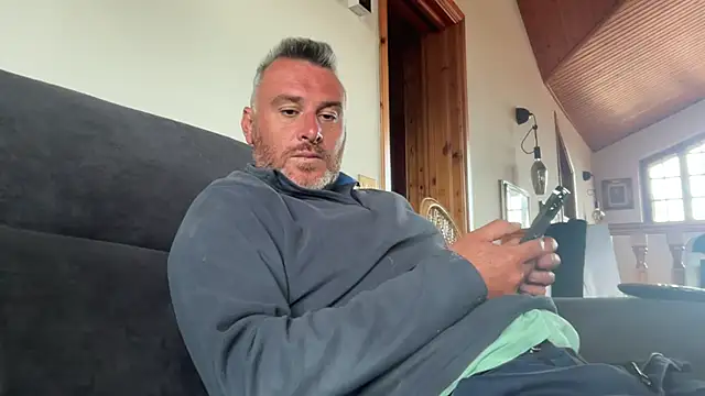 marcovik1 online show from 05/18/26, 11:04