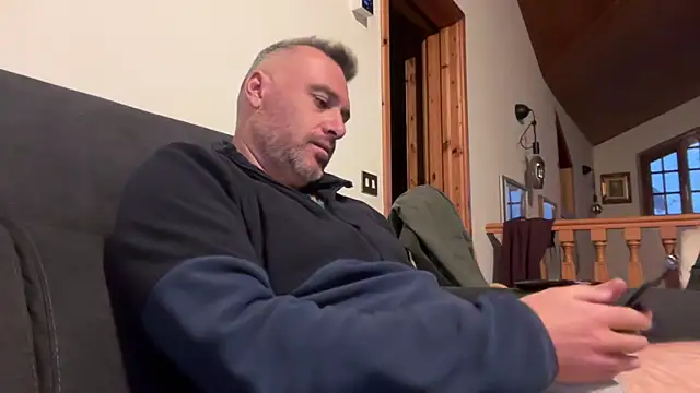 Snapshot of marcovik1 chatting on 02/25/26, 05:13 marcovik1 online show from 02/25/26, 05:13