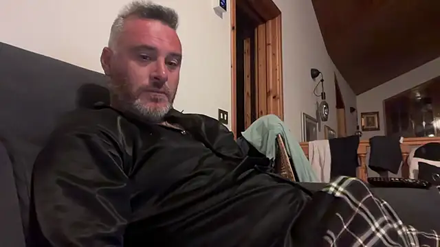 marcovik1 online show from 05/20/26, 07:33