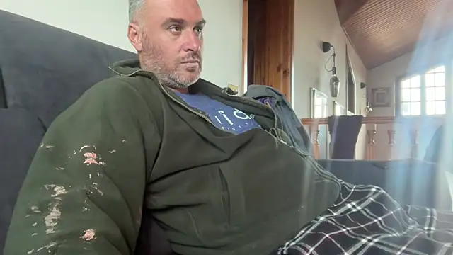 Snapshot of marcovik1 chatting on 02/18/26, 02:24 marcovik1 online show from 02/18/26, 02:24