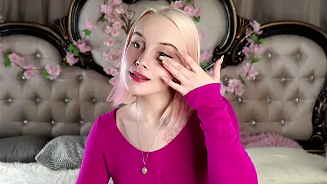 KirstinMcgeady online show from 04/04/26, 11:06