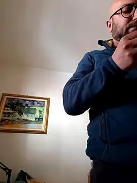 Snapshot of cetriolino chatting on 03/21/26, 02:54 cetriolino online show from 03/21/26, 02:54