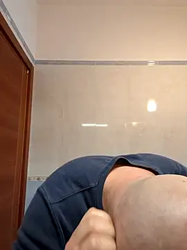 Snapshot of cetriolino chatting on 04/16/26, 05:30 cetriolino online show from 04/16/26, 05:30