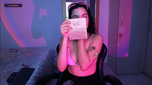 Snapshot of tana_luux chatting on 05/09/26, 10:46 tana luux online show from 05/09/26, 10:46