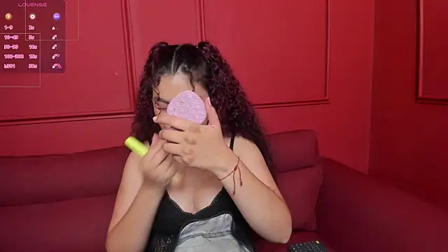 ZiaCarter  online show from 04/18/26, 04:04