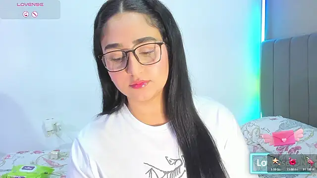 Snapshot of Curvy_sweet chatting on 02/25/26, 12:22 Curvy sweet online show from 02/25/26, 12:22