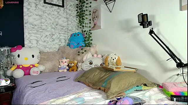 Yiyii online show from 06/25/26, 12:43