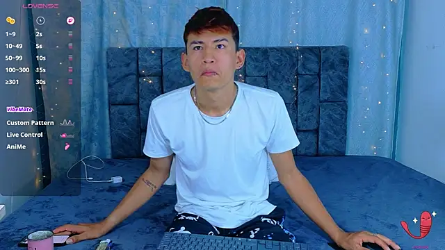 NicolasTorrez online show from 04/12/26, 08:28