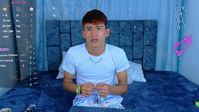 NicolasTorrez online show from 04/15/26, 03:01