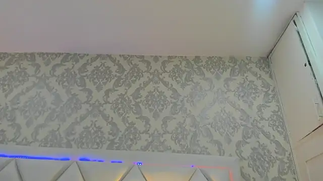 Snapshot of HollyOlson chatting on 07/11/26, 12:05 HollyOlson online show from 07/11/26, 12:05
