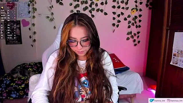 Snapshot of Hanna_Tm chatting on 04/30/26, 02:29 Hanna Tm online show from 04/30/26, 02:29