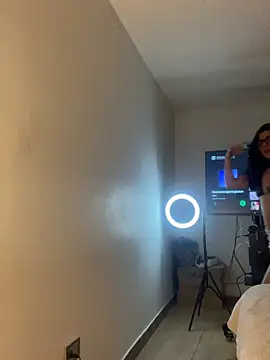 Exclusive Aurora online show from 04/04/26, 10:38