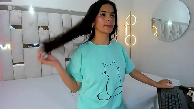 Snapshot of Emmy_lollipop chatting on 03/01/26, 06:52 Emmy lollipop online show from 03/01/26, 06:52