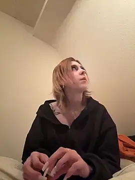 Milli-Kiss online show from 04/11/26, 08:12