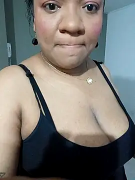 Snapshot of honey-suckle chatting on 02/28/26, 02:33 honey-suckle online show from 02/28/26, 02:33