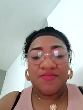 Snapshot of honey-suckle chatting on 02/23/26, 02:35 honey-suckle online show from 02/23/26, 02:35