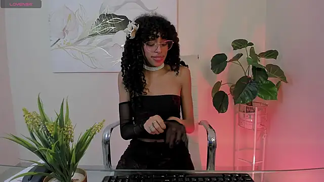 Snapshot of Tamia_25 chatting on 04/29/26, 11:47 Tamia 25 online show from 04/29/26, 11:47