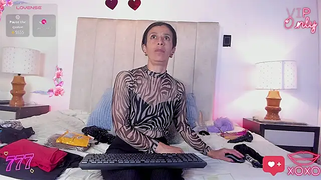 MissMilf  online show from 03/28/26, 07:59