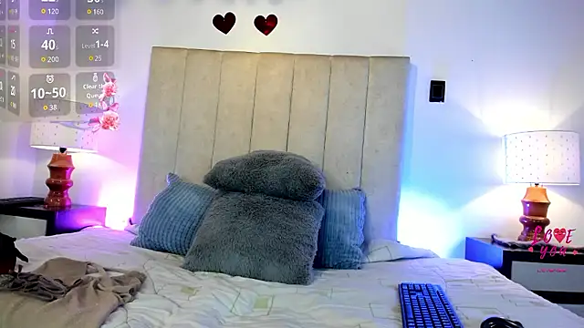 MissMilf  online show from 03/24/26, 07:36