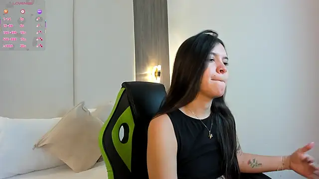 eva swan  online show from 04/06/26, 12:39