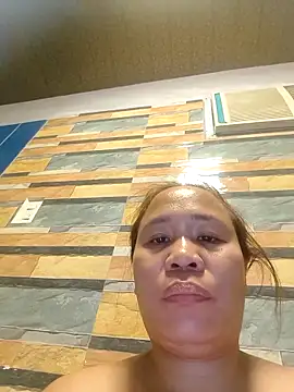 squirtshantal online show from 10/17/25, 04:42