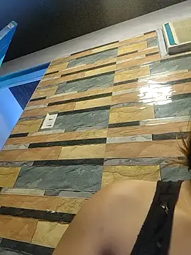 squirtshantal online show from 11/12/25, 01:54