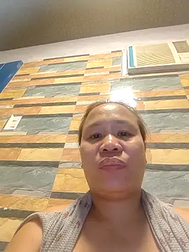 squirtshantal online show from 10/13/25, 03:02