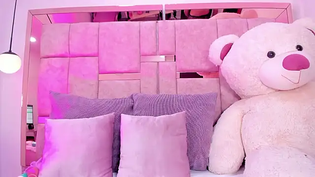 Snapshot of ween_sheng_ chatting on 02/26/26, 05:13 ween sheng online show from 02/26/26, 05:13