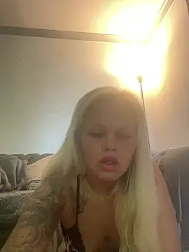 BlondeMilfXo online show from 05/16/26, 12:04