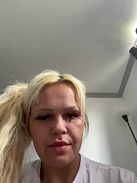 BlondeMilfXo online show from 05/14/26, 10:23