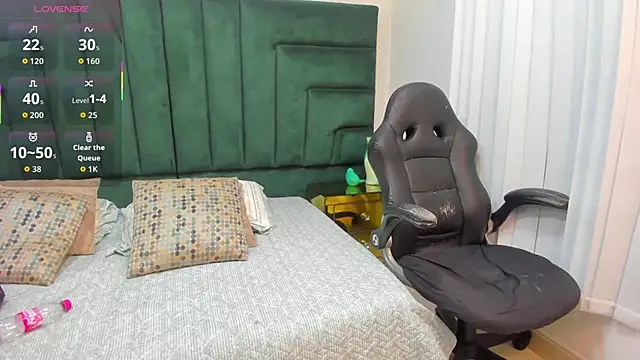 CatalinaBlaze online show from 04/06/26, 01:56