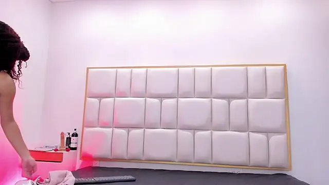 Violetta-foxx online show from 05/11/26, 07:55