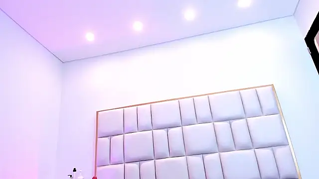 Violetta-foxx online show from 03/24/26, 07:36