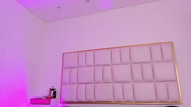 Violetta-foxx online show from 05/04/26, 07:39