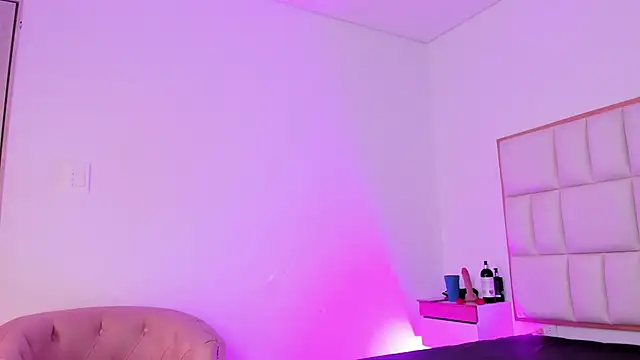 Violetta-foxx online show from 05/05/26, 07:50