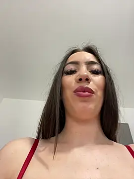 I amSis online show from 04/05/26, 06:03