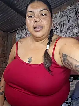 Snapshot of Juli_Powl chatting on 04/11/26, 12:07 Juli Powl online show from 04/11/26, 12:07