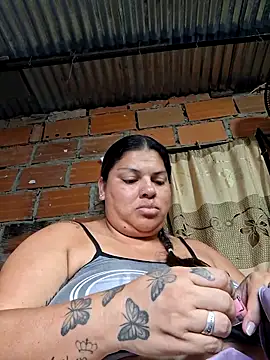Snapshot of Juli_Powl chatting on 04/16/26, 10:12 Juli Powl online show from 04/16/26, 10:12