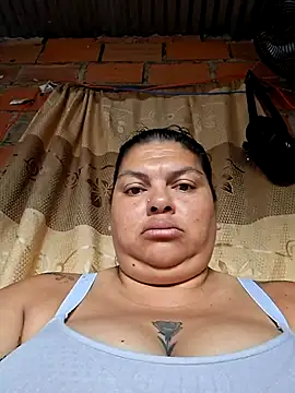 Snapshot of Juli_Powl chatting on 06/07/26, 12:10 Juli Powl online show from 06/07/26, 12:10