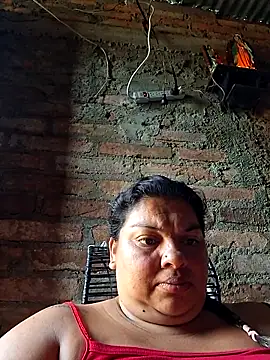 Snapshot of Juli_Powl chatting on 05/10/26, 01:14 Juli Powl online show from 05/10/26, 01:14