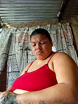 Snapshot of Juli_Powl chatting on 07/05/26, 02:57 Juli Powl online show from 07/05/26, 02:57