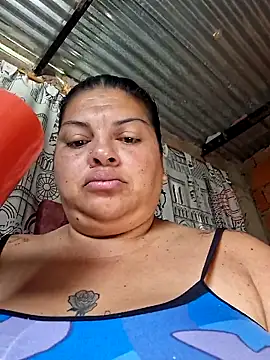 Snapshot of Juli_Powl chatting on 03/25/26, 01:32 Juli Powl online show from 03/25/26, 01:32