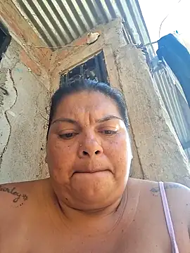 Snapshot of Juli_Powl chatting on 03/07/26, 01:05 Juli Powl online show from 03/07/26, 01:05