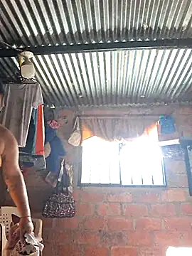 Snapshot of Juli_Powl chatting on 03/29/26, 01:24 Juli Powl online show from 03/29/26, 01:24