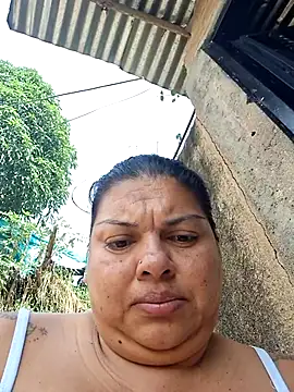 Snapshot of Juli_Powl chatting on 04/01/26, 01:41 Juli Powl online show from 04/01/26, 01:41