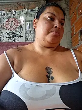 Snapshot of Juli_Powl chatting on 03/03/26, 12:34 Juli Powl online show from 03/03/26, 12:34